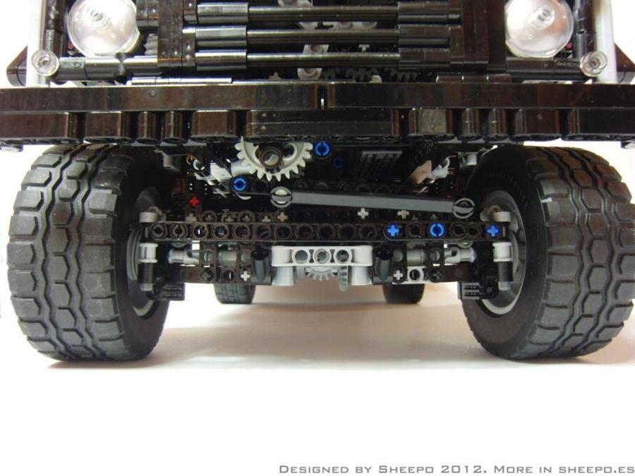  Land Rover Defender 110 by Lego 2012 года  (фото 4 из 12)